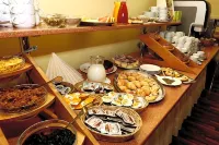 Hotel Central - Breakfast