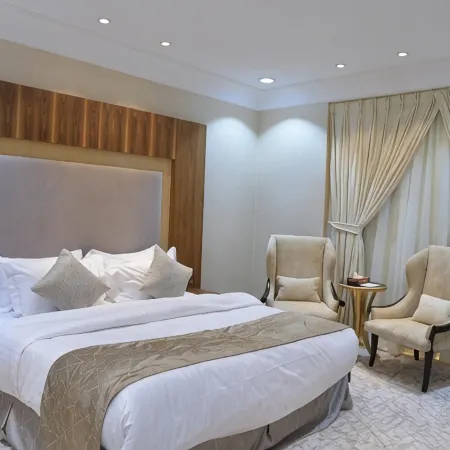 Crown City Hotel