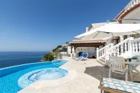 Villa Casa Tomise with private swimming pool and fantastic views - Villas
