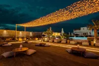 Mykonos Eight - parkir