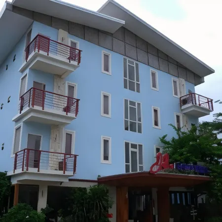 J2 Hotel
