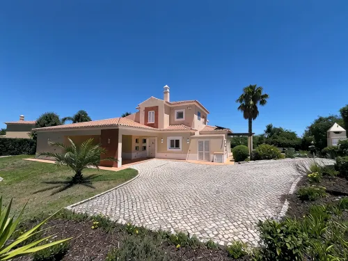 Large Detached Three Bedroom Villa with Heated Infinity Pool and BBQ Area. - 3-Star