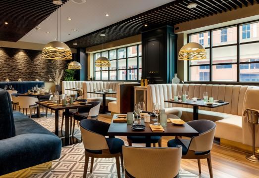 애서니엄 스위트 호텔 로비