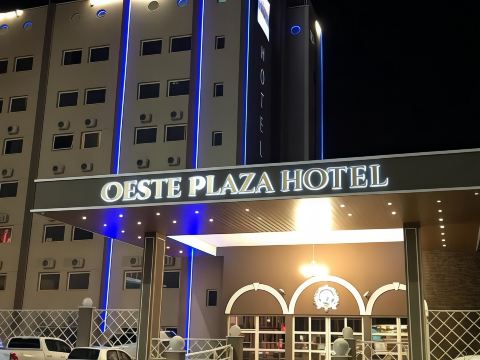 Hotel Oeste Plaza