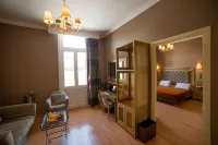 Delphi Art Hotel