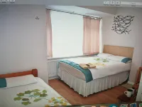 Family Room Sleeps 3 with 1 Double and 1 Single Bed Ground Floor Private Shower Hotels near Cranford Country Park (Cranford Park)