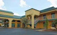 Welcome Inn Hotels near Sallie Ellis Davis House