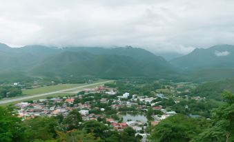 B2 Mae Hong Son Premier Hotel