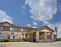 Super 8 by Wyndham Charles City Các khách sạn ở Thành phố Charles