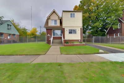 Detroit Getaway w/ Fireplace - 8 Mi to Ford Field! Hoteles cerca de Detroit Station
