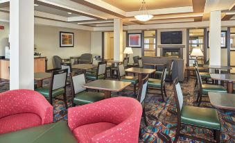 Holiday Inn Express & Suites El Paso East-Loop 375 - Housity