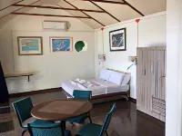 Leuchtturm Resort Hotels in Malabuyoc