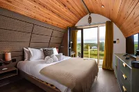 Bracken Hide Hotel Hotels near Sgurr a Ghreadaidh and Sgurr a Mhadaidh