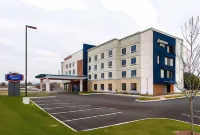 Hampton Inn by Hilton Paris IL Hotels in Paris