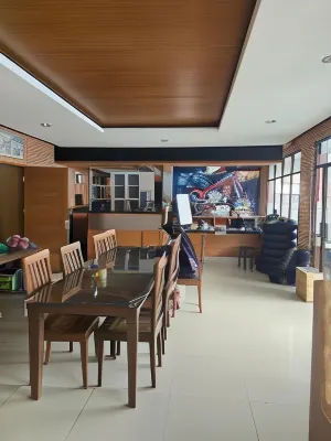 Villa 4000 m² dengan 1 kamar tidur dan 1 kamar mandi pribadi di Cibiru Hotel dekat Masjid Al-Muhajirin RW.04 Kelurahan Rancaekek Kencana