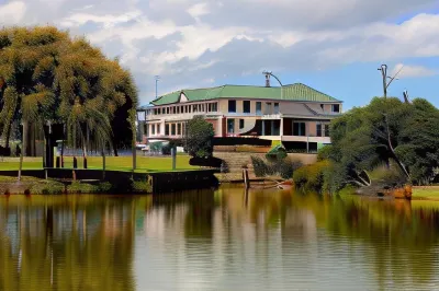 The Kentish Hotel Hotel di Pukekohe