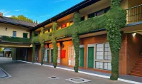 Seaton Arms Motor Inn Hotels in Albury