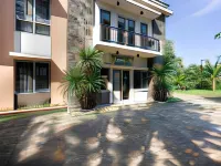 RedDoorz Syariah Plus @ Wisma Bougenville Karawaci Hotels in Kelapa Dua