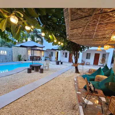 Acacia Sunset Village Inn Hotels near Pungtud Island