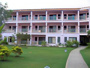 Allamanda Beach Hotel