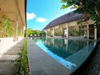 Bruga Villas Restaurant and Spa Hotels in West Praya