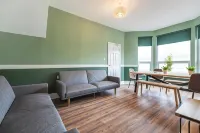 Queen Street Apartments by Sasco