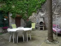 Spacious house with courtyard in the village centre Sentier d'interprétation Le Géant d'Albine 주변 호텔