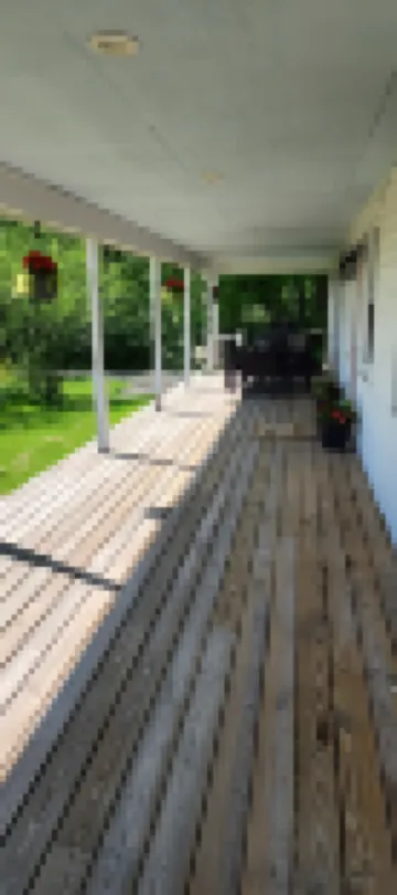 15 minutes from Kings Island!  Spacious farmhouse that sleeps up to 11!