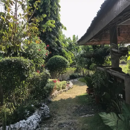 Gerty's Tourist Inn Powered by Cocotel Отели в г. Моолбол