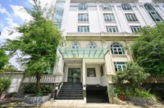 Căn Hộ Cường Ánh Parish Chau Nam周辺のホテル