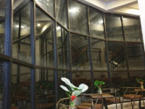 Inn De' Lopi & Cafe 北托拉查縣酒店