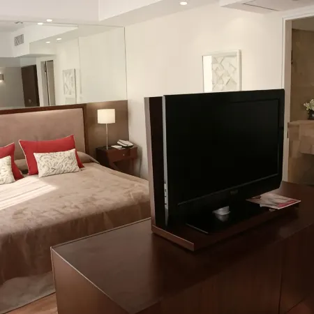 Grand King Hotel