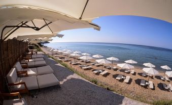 Crown Hotel by Diomedes Group