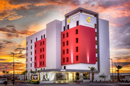 Comfort Inn Hermosillo Aeropuerto Отели рядом с достопримечательностью «Museum of Popular Cultures of Sonora»