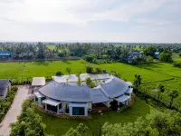 Komsan Kampot Resort Hotel a 