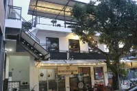 Bu Sepuh GuestHouse Hotels in Cilimus