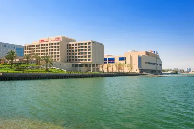 Hilton Garden Inn Ras Al Khaimah Các khách sạn gần American University of Ras Al Khaimah