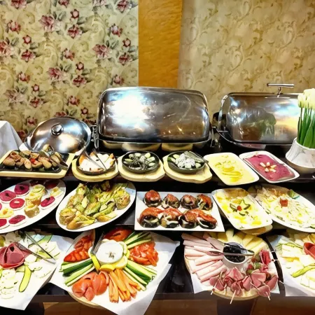 King Suites Hotel