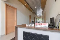 RedDoorz Syariah Near Minangkabau International Airport