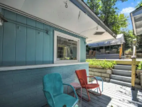 Mid-Century Cottage Beach Oasis Hotels in Gary