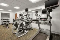 Holiday Inn Express & Suites Warrenton Hotels in Warrenton