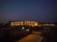 Palm Springs Resort Hotels near KWP