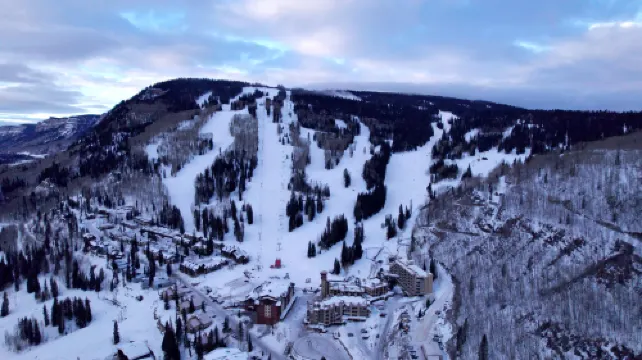 Ski-in/Ski-Out with Cozy Living Space - Gorgeous Luxury Retreat