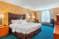 Fairfield Inn & Suites Hooksett Hotels in Candia