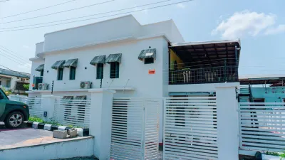 Whitevill Hospitality and Homes Hotel di 