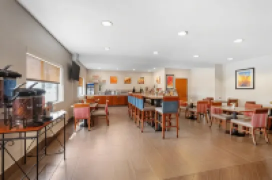 Comfort Inn & Suites North Greenfield