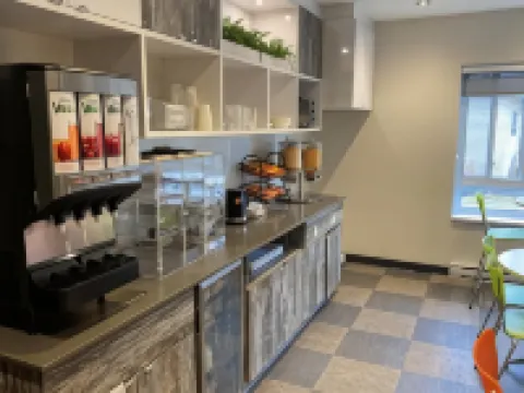 Ramada by Wyndham Laval Hotels in Laval