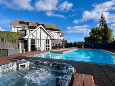 Tudor Manor Bed & Breakfast