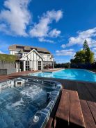 Tudor Manor Bed & Breakfast