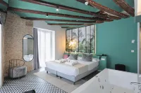 You & CO. Quart Boutique